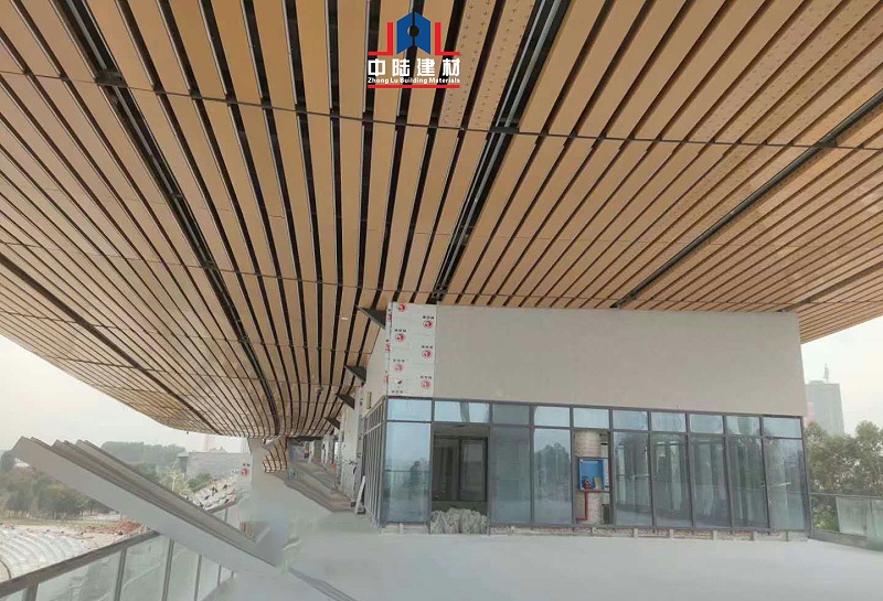 木纹铝方通图片 铝方通吊顶案例