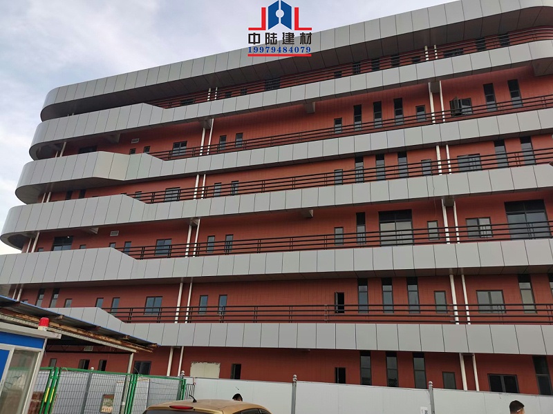 2.5氟碳铝单板包工包料多少钱一平方