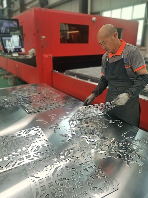 外墙雕花穿孔铝单板厂家